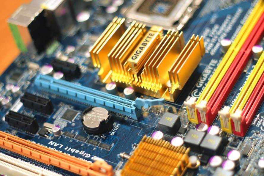 Evolusi Motherboard: Dari Desain Awal hingga Inovasi Modern – WebWirausaha